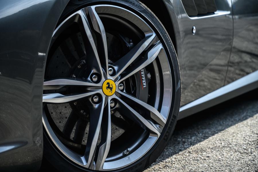 Колеса Ferrari GTC4Lusso 2016 года  (JP) (фото 7 из 24)